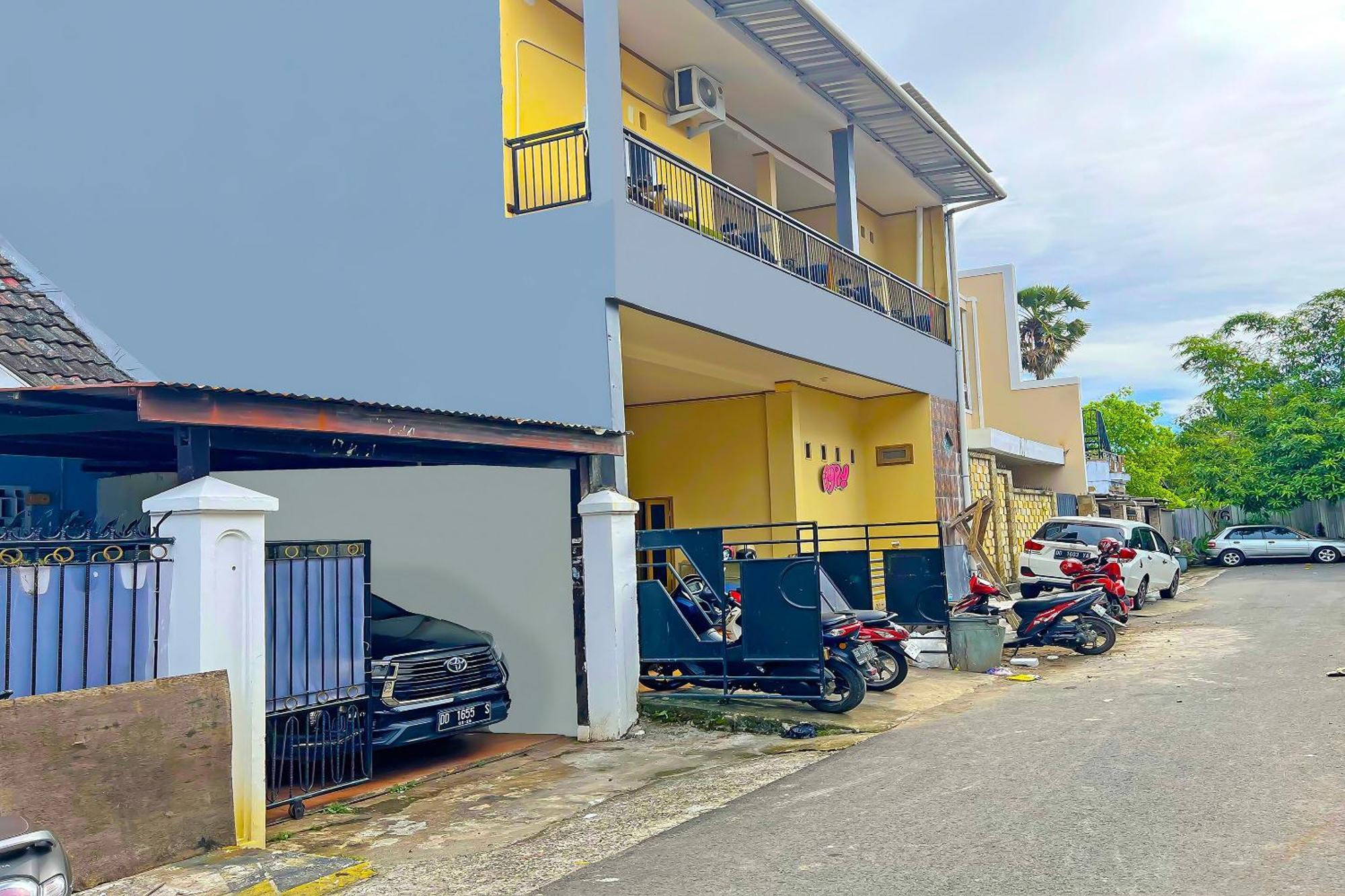 Spot On 92547 Wisma Dg Tata Makassar Esterno foto