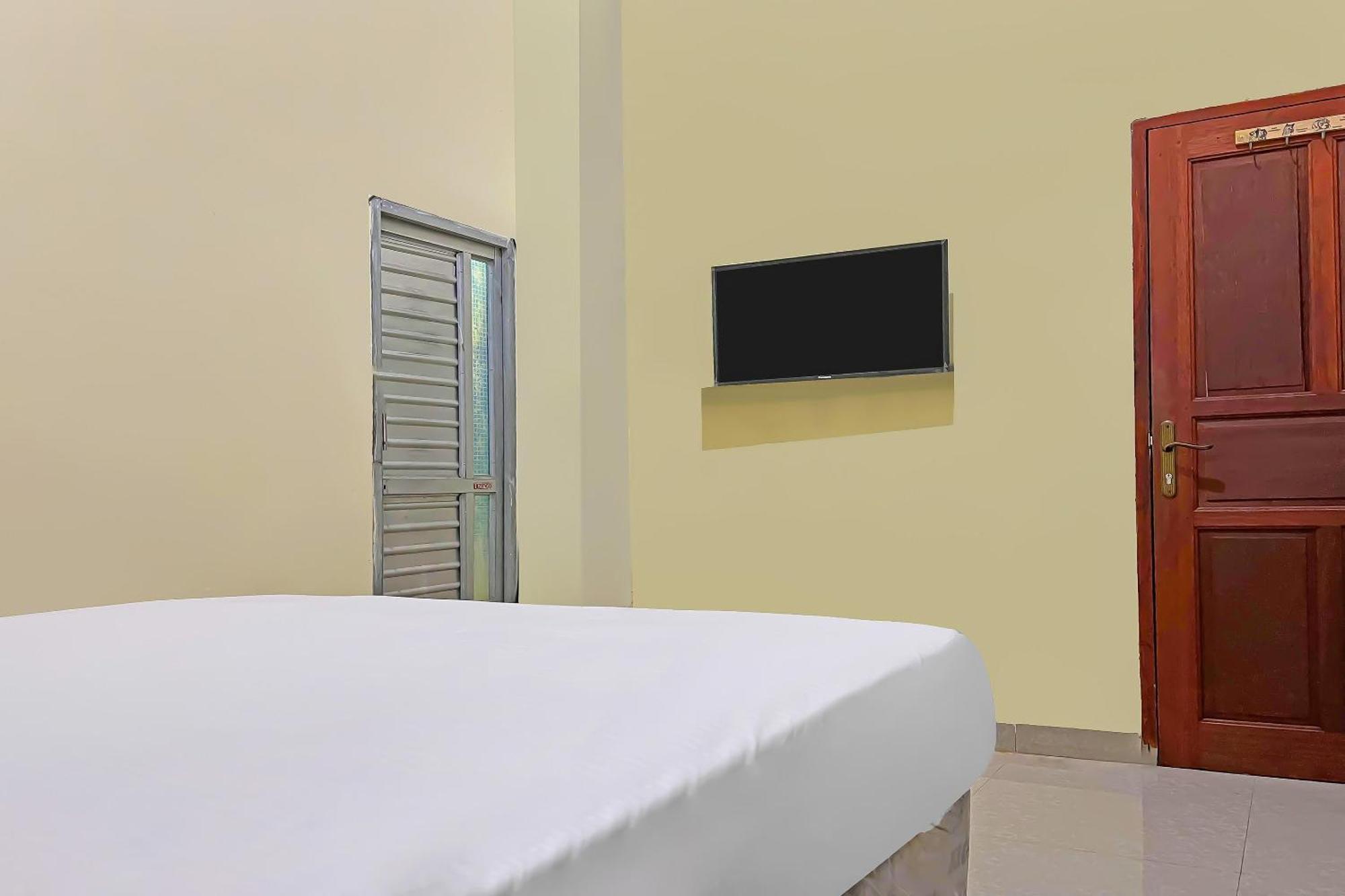 Spot On 92547 Wisma Dg Tata Makassar Esterno foto