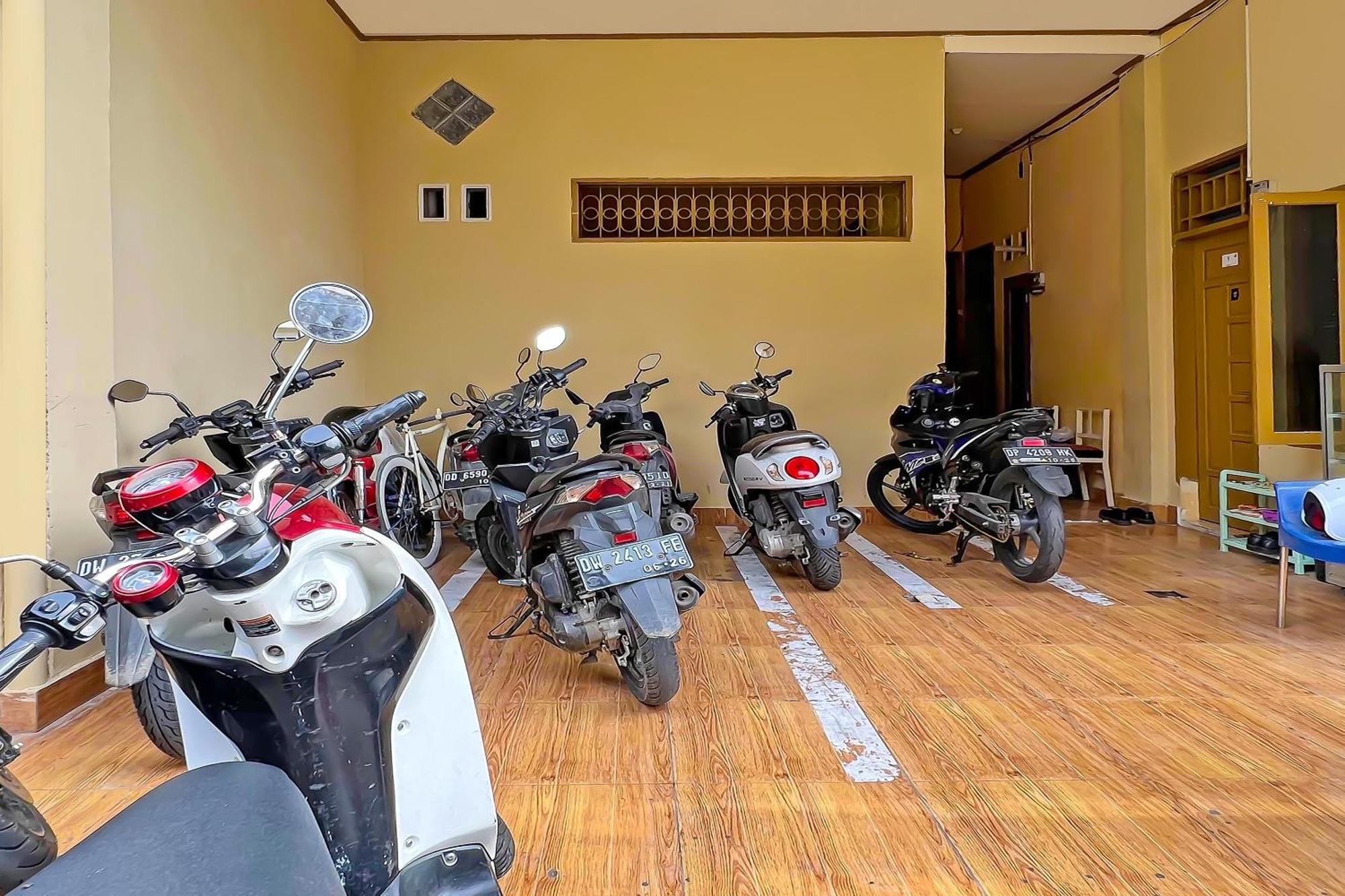 Spot On 92547 Wisma Dg Tata Makassar Esterno foto